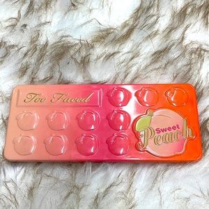 Too faced sweet peach eyeshadows palette